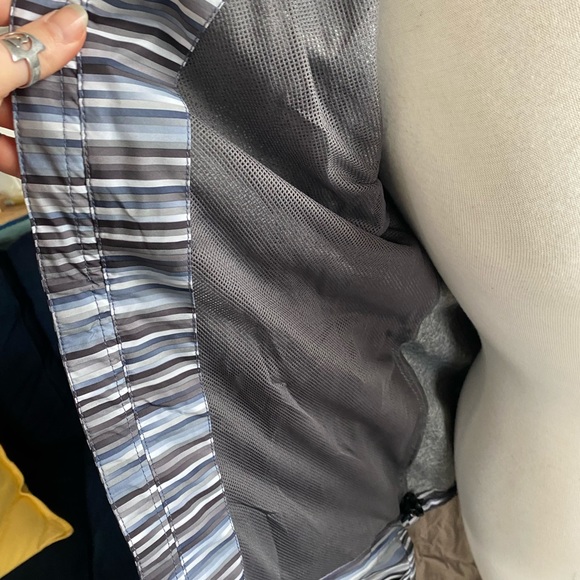 Killtec wind breaker and rain coat - Picture 3 of 5